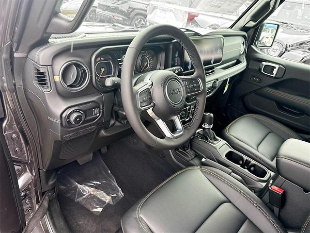 Photo of 2025 Granite Crystal Metallic Clearcoat Jeep Wrangler