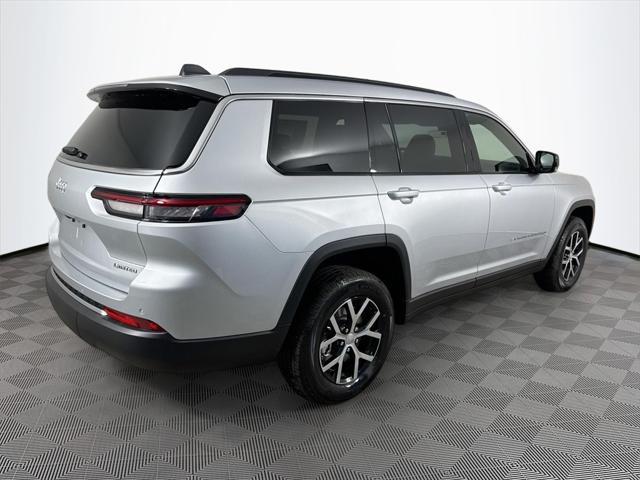 Photo of 2025 Silver Zynith Jeep Grand Cherokee L