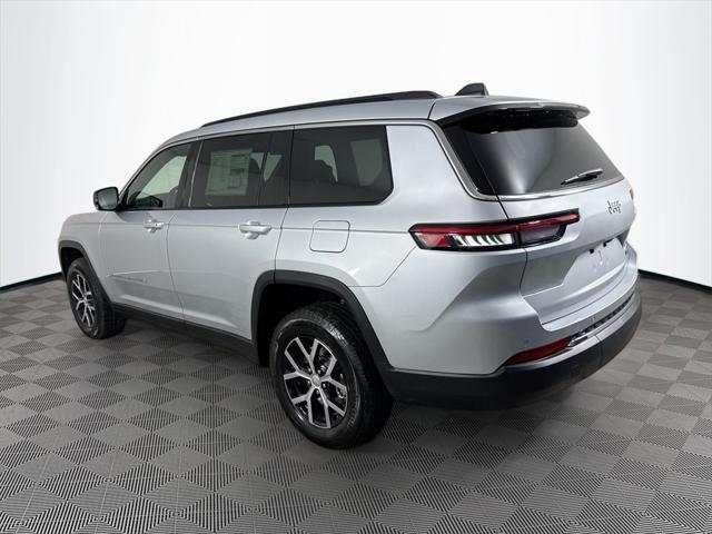 Photo of 2025 Silver Zynith Jeep Grand Cherokee L