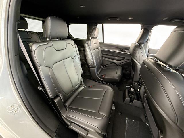 Photo of 2025 Silver Zynith Jeep Grand Cherokee L