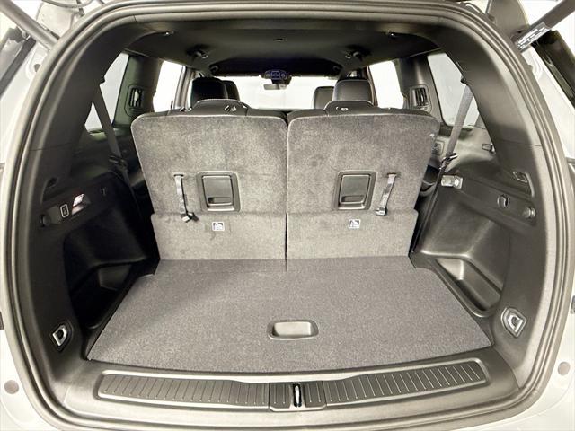 Photo of 2025 Silver Zynith Jeep Grand Cherokee L