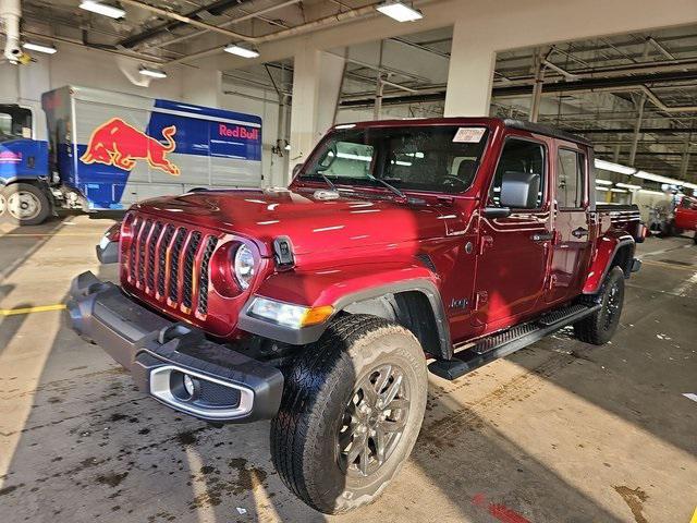 Photo of 2022 Snazzberry Pearlcoat Jeep Gladiator