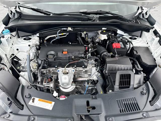 Photo of 2025 Platinum White Pearl Honda HR-V