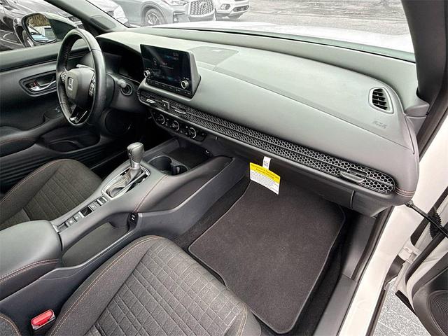 Photo of 2025 Platinum White Pearl Honda HR-V