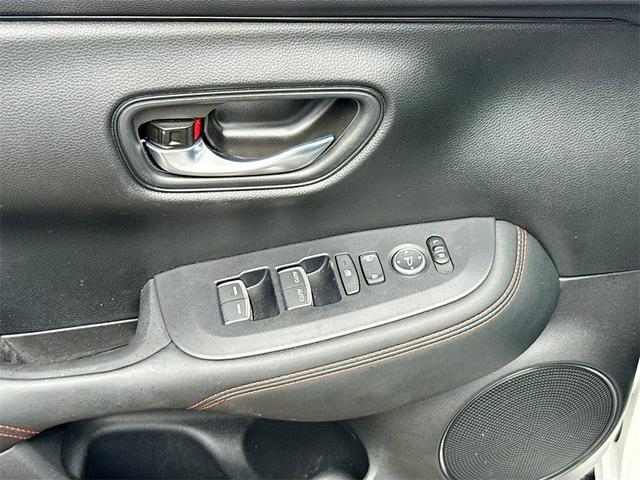 Photo of 2025 Platinum White Pearl Honda HR-V