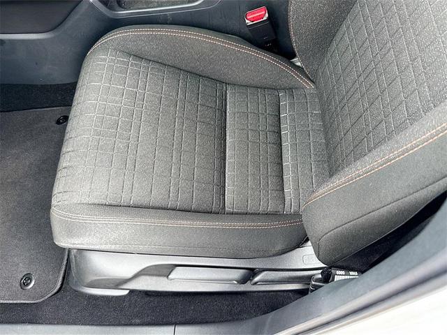 Photo of 2025 Platinum White Pearl Honda HR-V