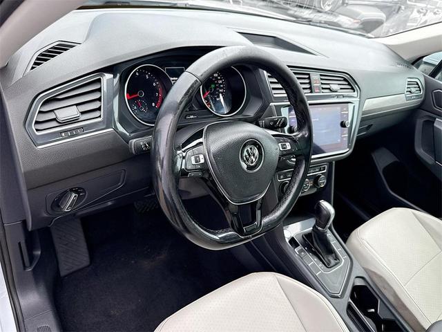 Photo of 2018 White Silver Volkswagen Tiguan