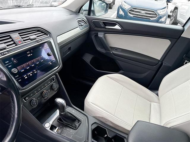 Photo of 2018 White Silver Volkswagen Tiguan