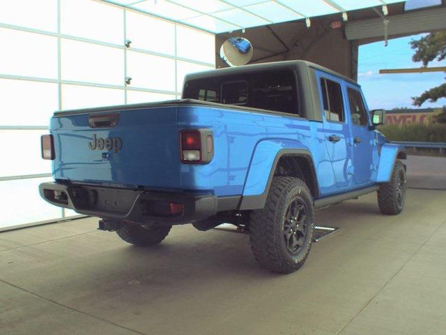 Photo of 2022 Hydro Blue Pearlcoat Jeep Gladiator