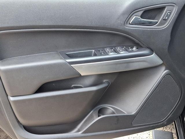 Photo of 2022 Black Chevrolet Colorado