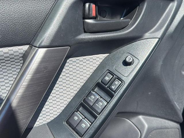 Photo of 2017 Dark Gray Metallic Subaru Forester