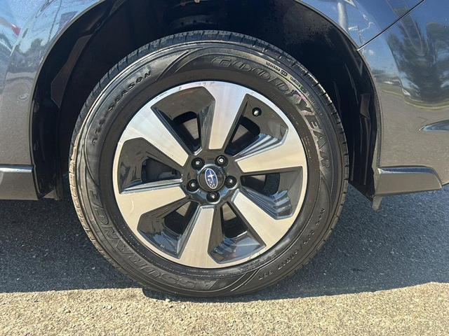 Photo of 2017 Dark Gray Metallic Subaru Forester