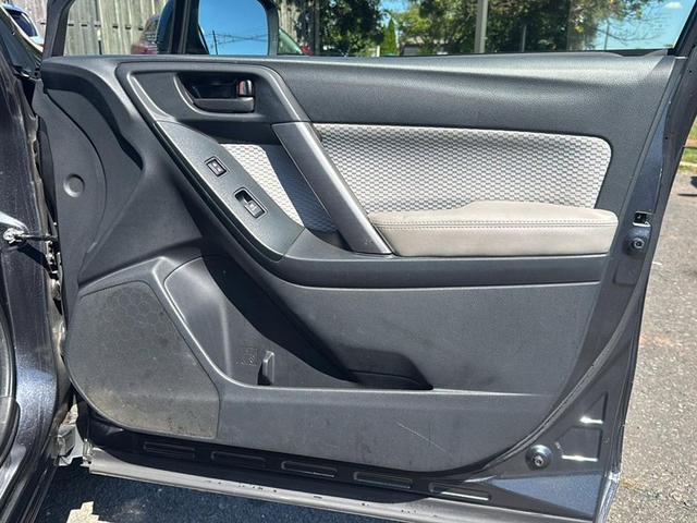 Photo of 2017 Dark Gray Metallic Subaru Forester