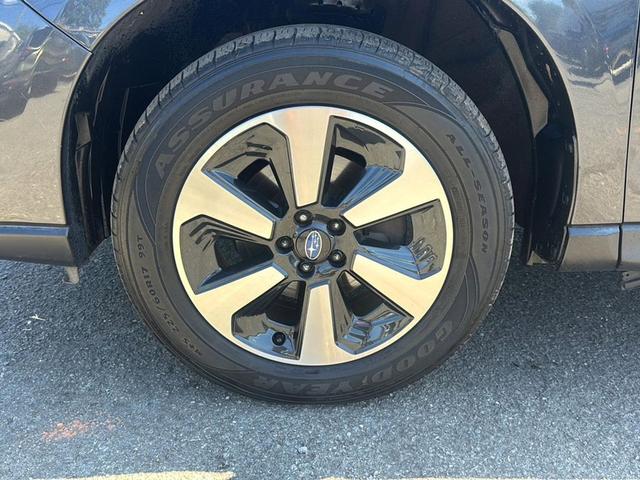 Photo of 2017 Dark Gray Metallic Subaru Forester