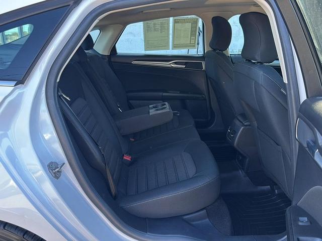Photo of 2019 White Ford Fusion