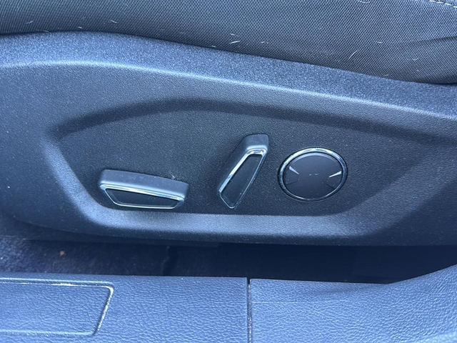 Photo of 2019 White Ford Fusion