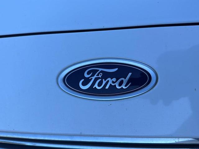 Photo of 2019 White Ford Fusion