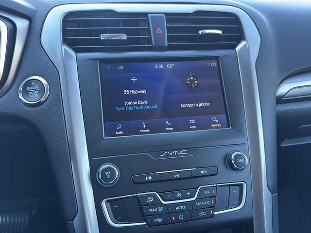 Photo of 2019 White Ford Fusion