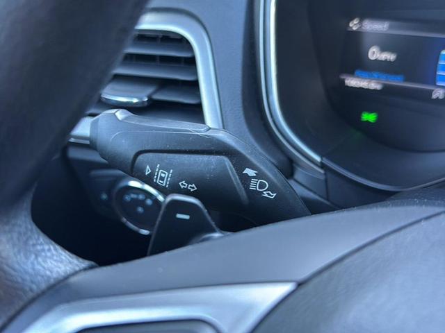 Photo of 2019 White Ford Fusion