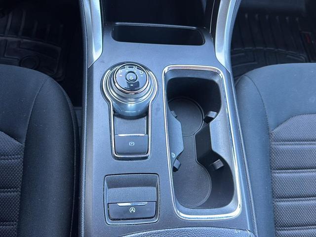Photo of 2019 White Ford Fusion