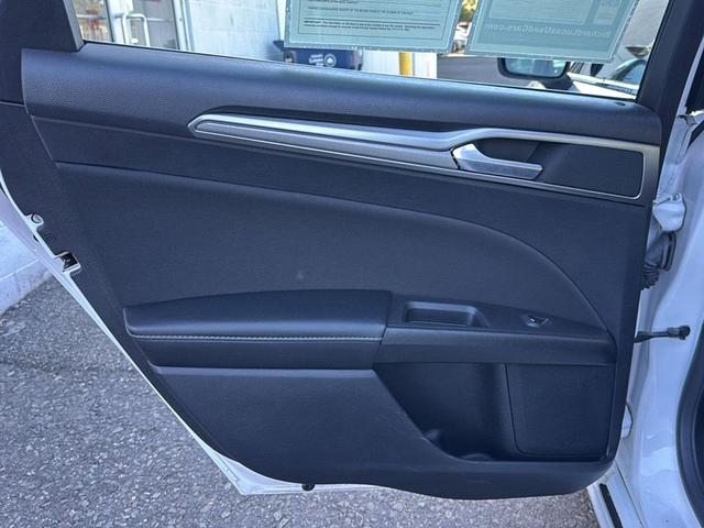 Photo of 2019 White Ford Fusion