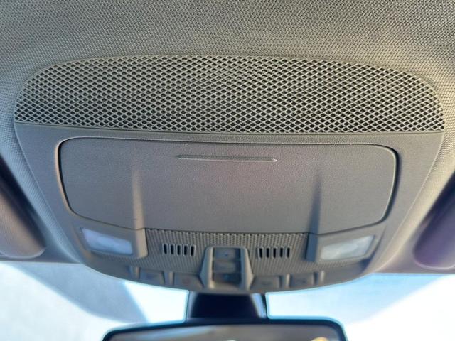 Photo of 2019 White Ford Fusion