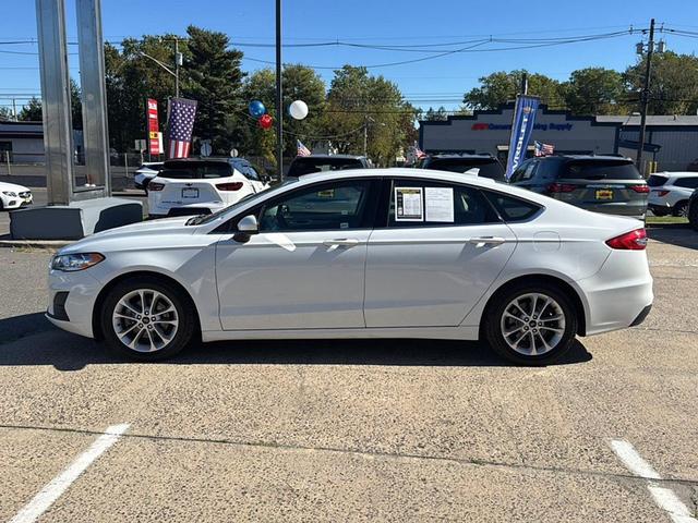Photo of 2019 White Ford Fusion