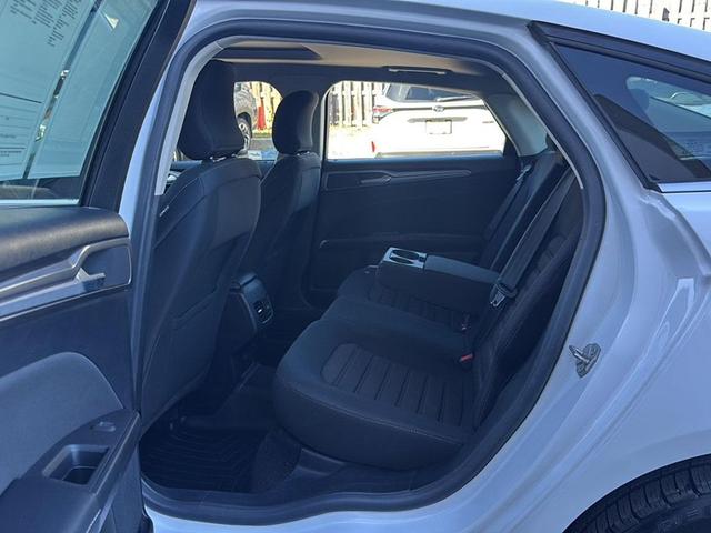Photo of 2019 White Ford Fusion