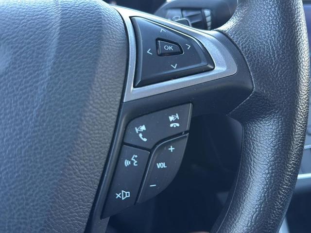 Photo of 2019 White Ford Fusion