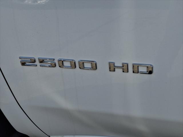 Photo of 2025 Summit White Chevrolet Silverado 2500
