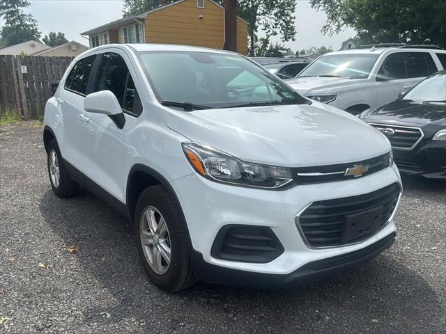 Photo of 2022 Summit White Chevrolet Trax