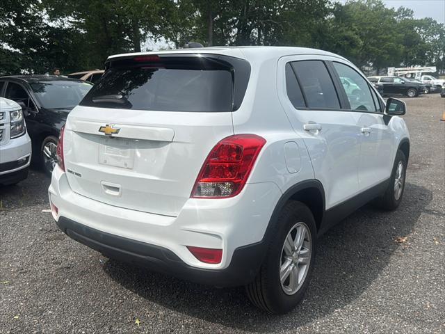 Photo of 2022 Summit White Chevrolet Trax