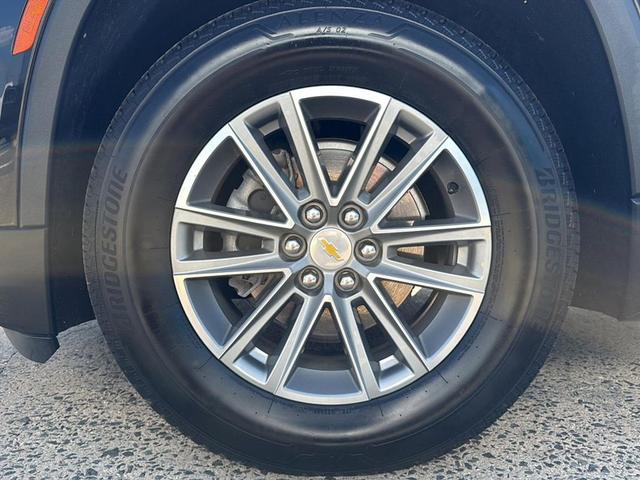 Photo of 2022 Mosaic Black Metallic Chevrolet Traverse