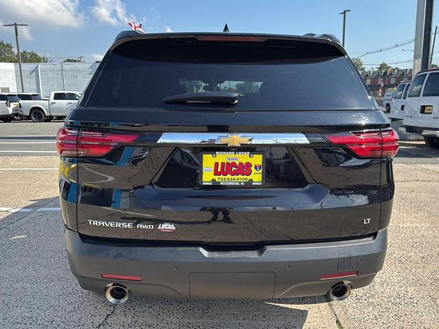 Photo of 2022 Mosaic Black Metallic Chevrolet Traverse