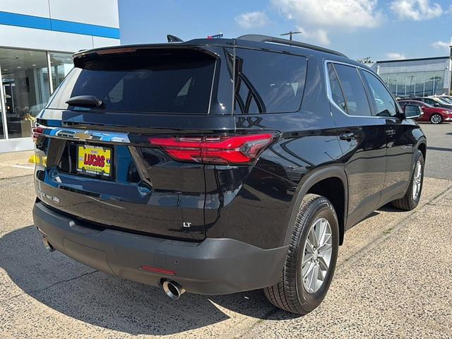 Photo of 2022 Mosaic Black Metallic Chevrolet Traverse