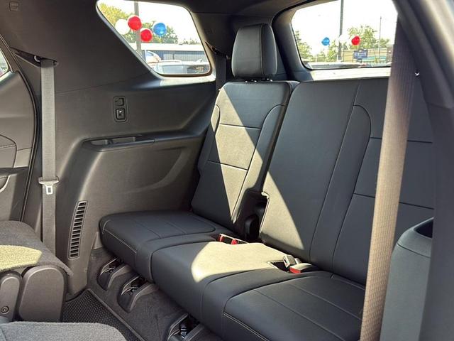 Photo of 2022 Mosaic Black Metallic Chevrolet Traverse