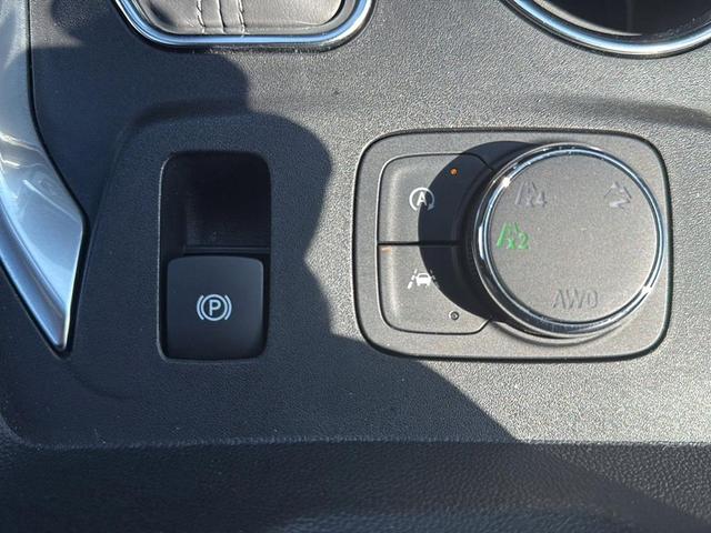 Photo of 2022 Mosaic Black Metallic Chevrolet Traverse