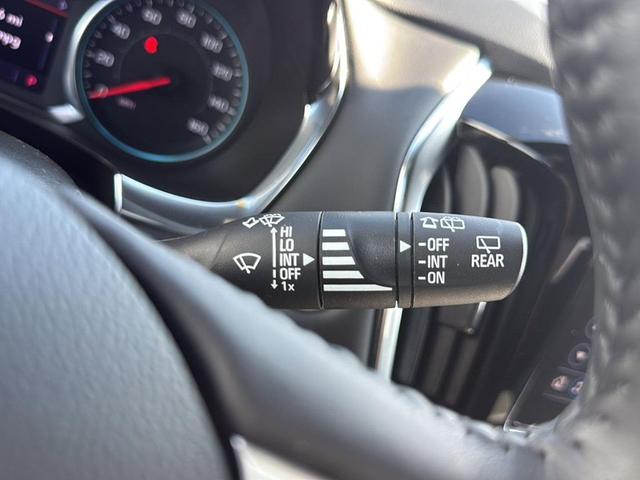 Photo of 2022 Mosaic Black Metallic Chevrolet Traverse