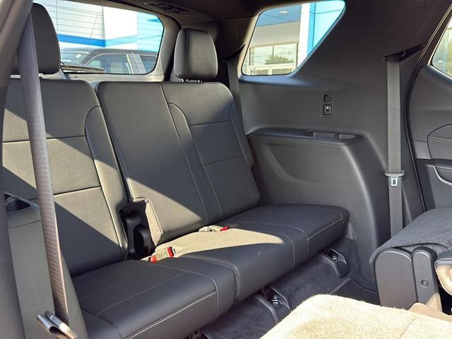 Photo of 2022 Mosaic Black Metallic Chevrolet Traverse