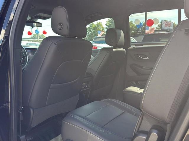 Photo of 2022 Mosaic Black Metallic Chevrolet Traverse