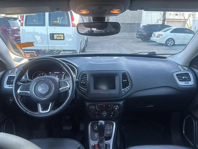 Photo of 2019 White Clearcoat Jeep Compass