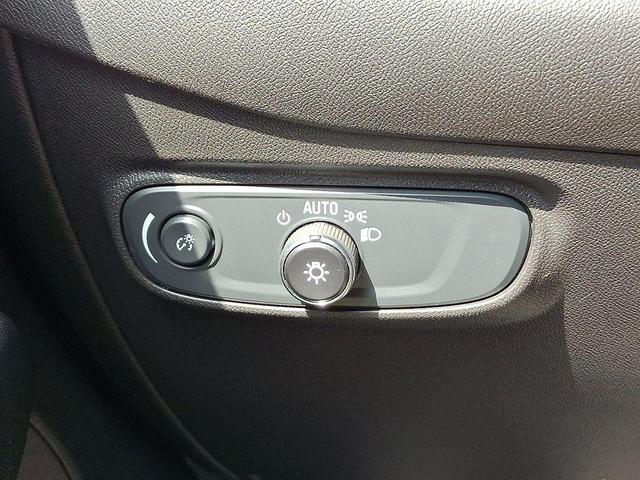 Photo of 2024 White Chevrolet Equinox