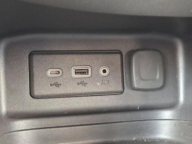 Photo of 2024 White Chevrolet Equinox