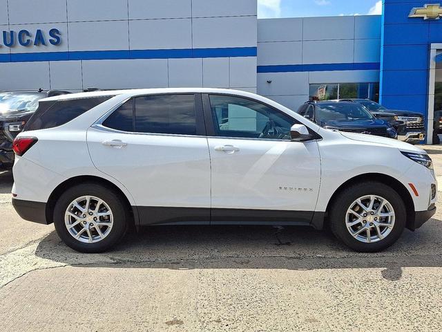 Photo of 2024 White Chevrolet Equinox