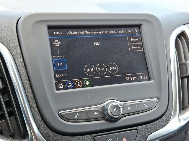 Photo of 2024 White Chevrolet Equinox