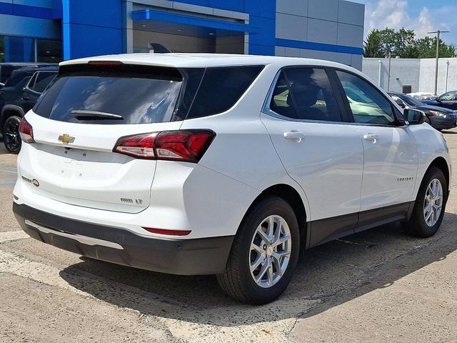 Photo of 2024 White Chevrolet Equinox