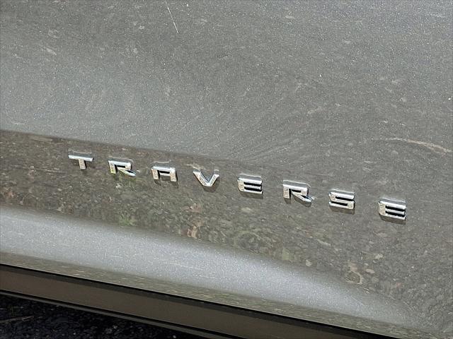 Photo of 2025 Sterling Gray Metallic Chevrolet Traverse
