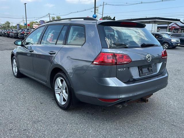 Photo of 2015 Platinum Gray Metallic Volkswagen Golf SportWagen