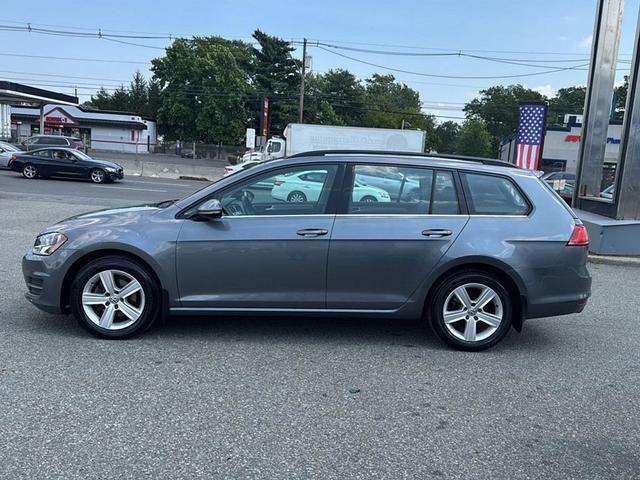 Photo of 2015 Platinum Gray Metallic Volkswagen Golf SportWagen