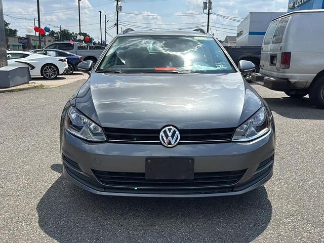 Photo of 2015 Platinum Gray Metallic Volkswagen Golf SportWagen